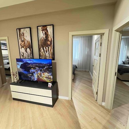 Rentnow Modern Business Apartment With 3 Bedrooms In Centre Chisinau Exterior photo