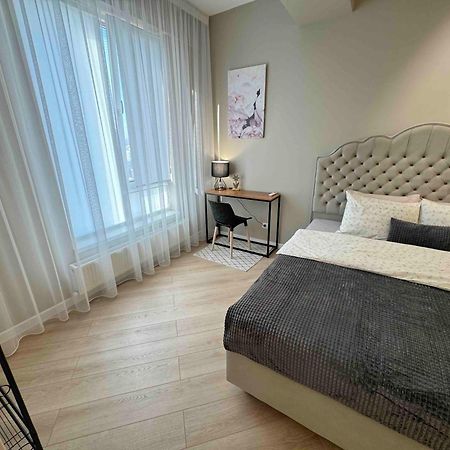 Rentnow Modern Business Apartment With 3 Bedrooms In Centre Chisinau Exterior photo