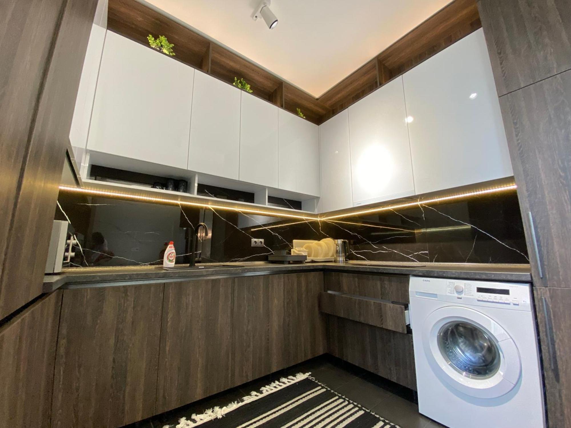 Rentnow Modern Business Apartment With 3 Bedrooms In Centre Chisinau Exterior photo