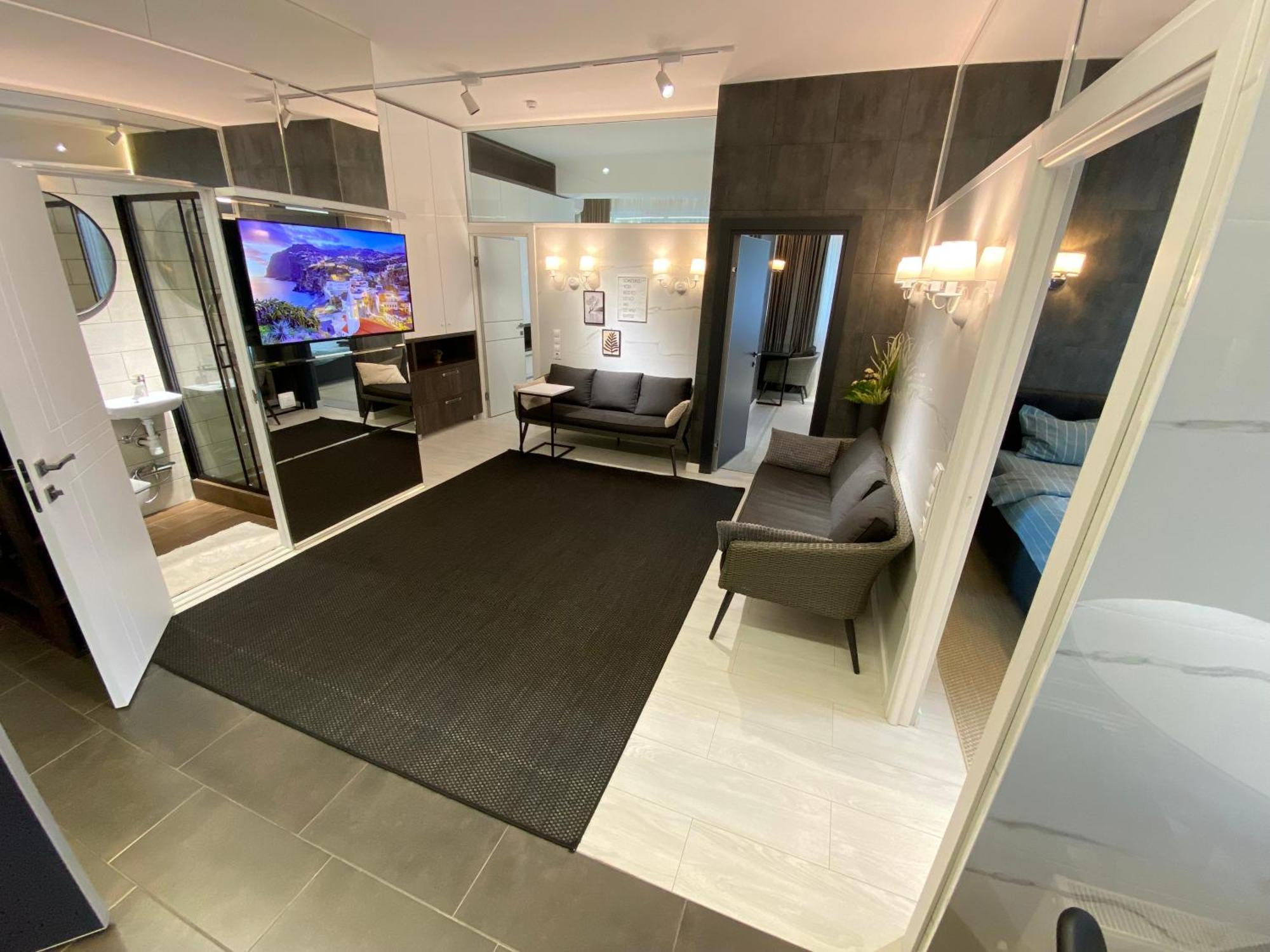 Rentnow Modern Business Apartment With 3 Bedrooms In Centre Chisinau Exterior photo