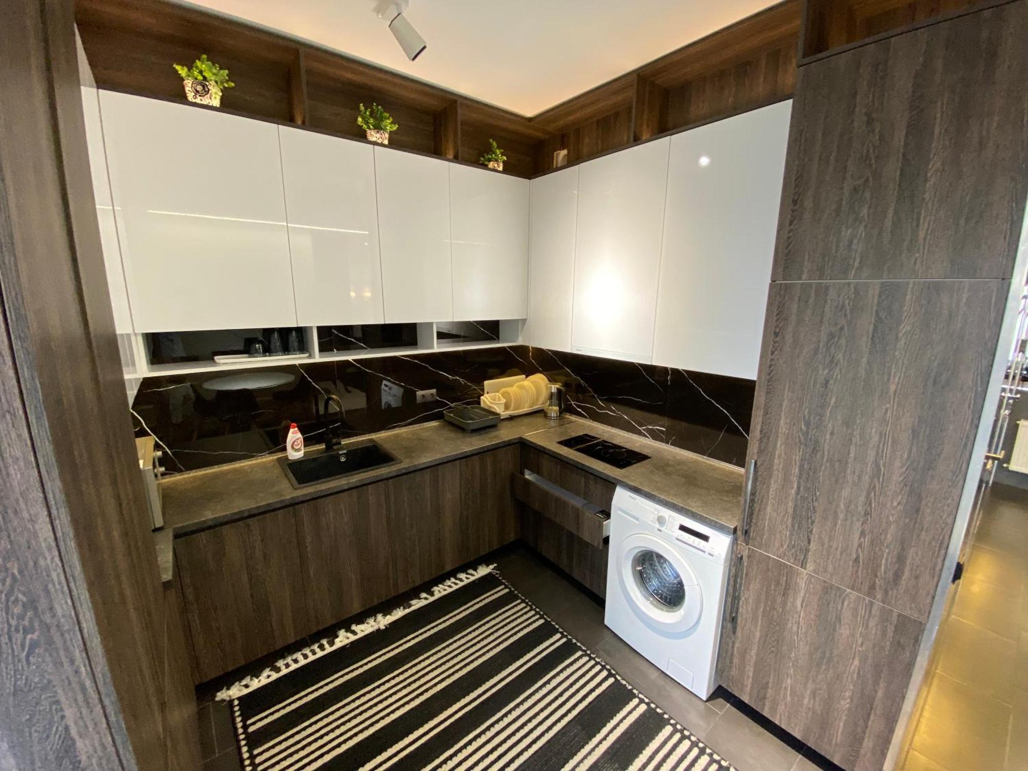 Rentnow Modern Business Apartment With 3 Bedrooms In Centre Chisinau Exterior photo