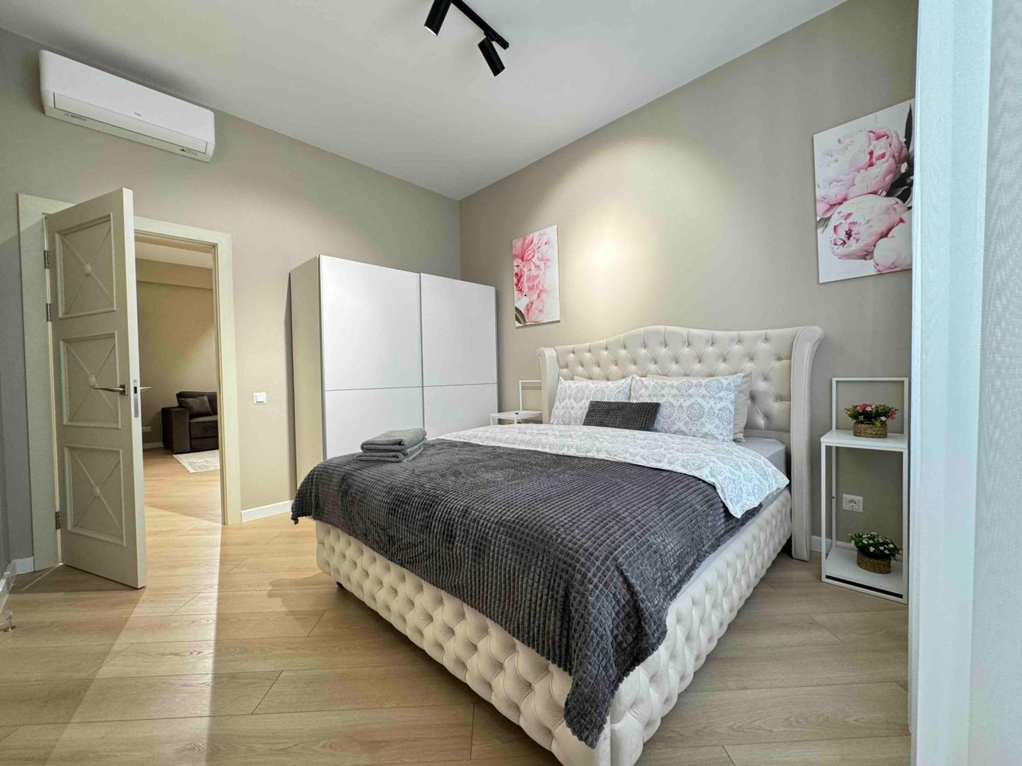 Rentnow Modern Business Apartment With 3 Bedrooms In Centre Chisinau Exterior photo