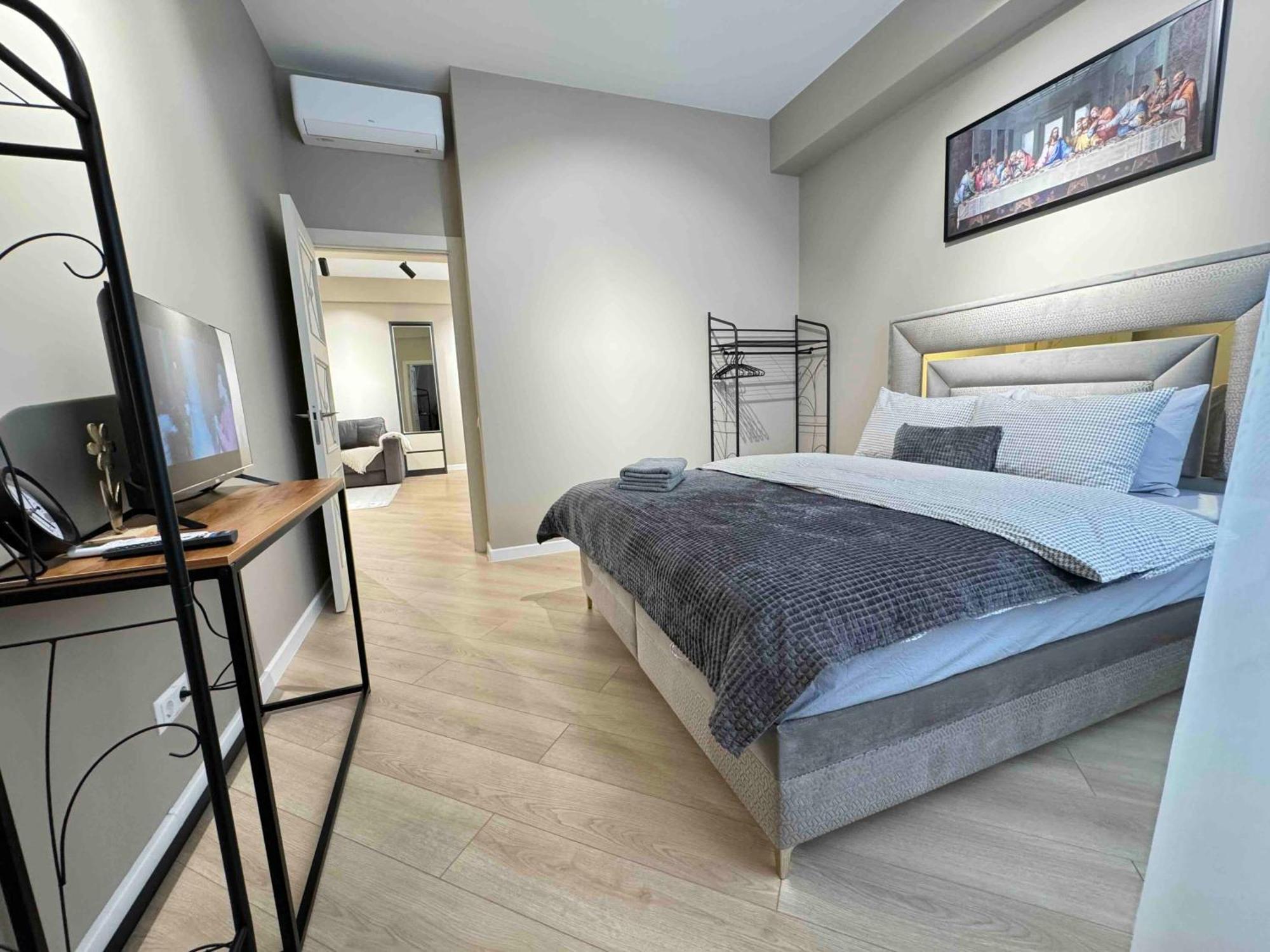 Rentnow Modern Business Apartment With 3 Bedrooms In Centre Chisinau Exterior photo