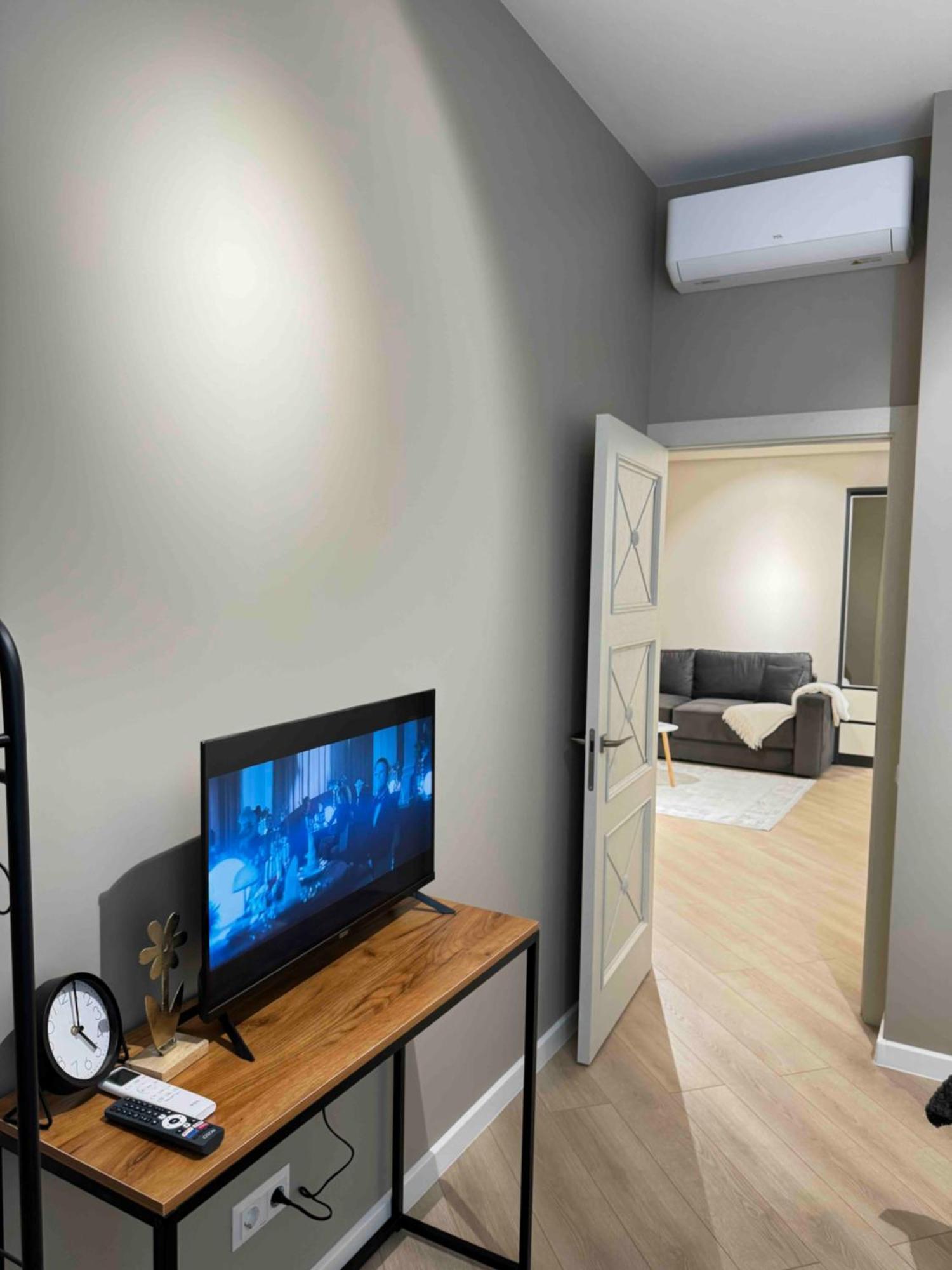 Rentnow Modern Business Apartment With 3 Bedrooms In Centre Chisinau Exterior photo