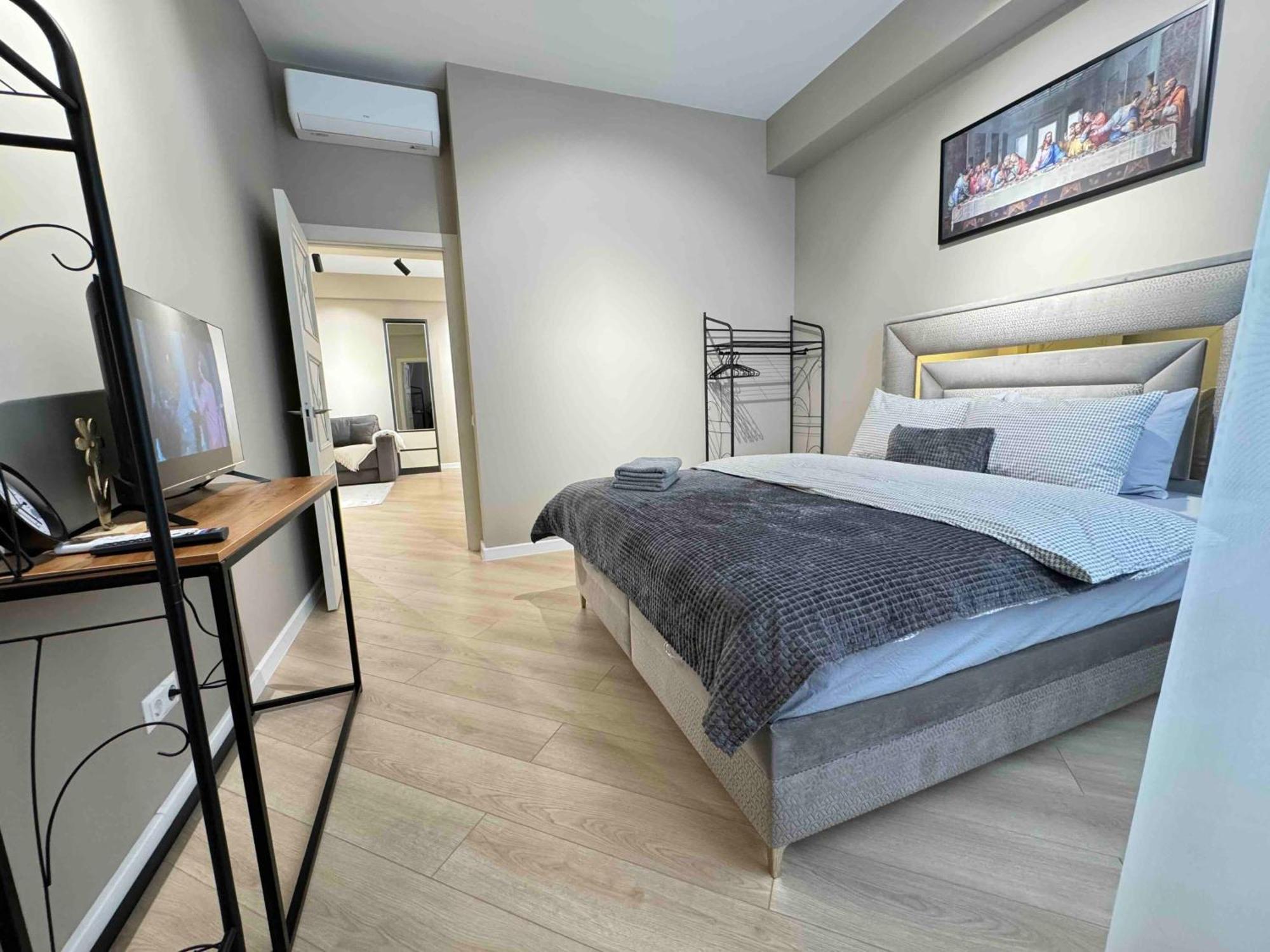 Rentnow Modern Business Apartment With 3 Bedrooms In Centre Chisinau Exterior photo
