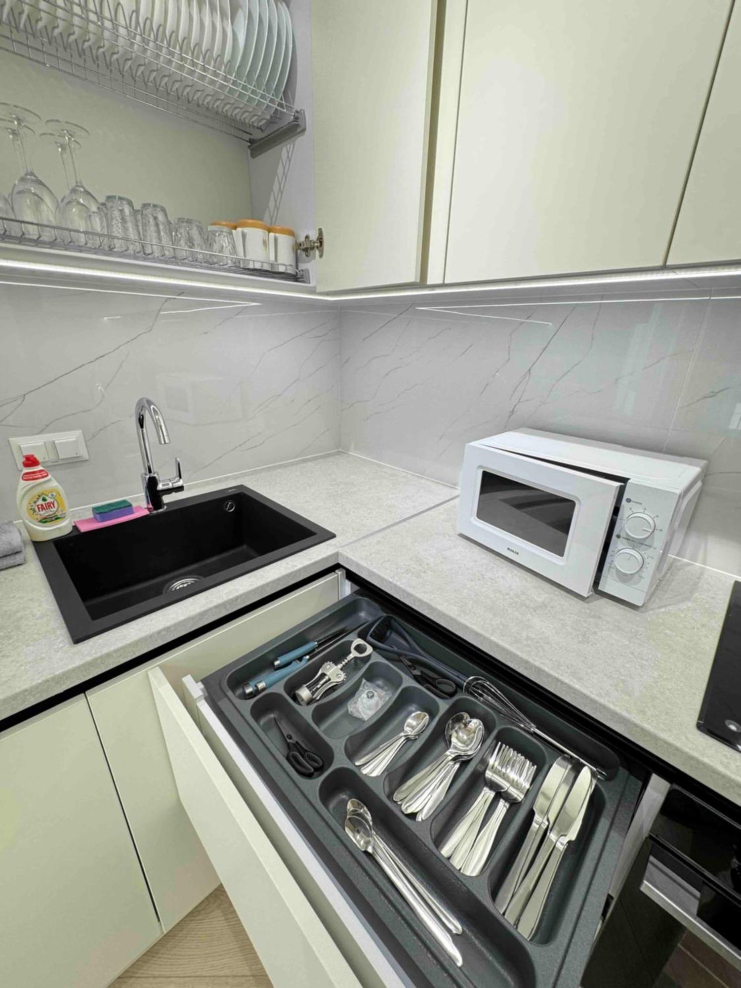 Rentnow Modern Business Apartment With 3 Bedrooms In Centre Chisinau Exterior photo