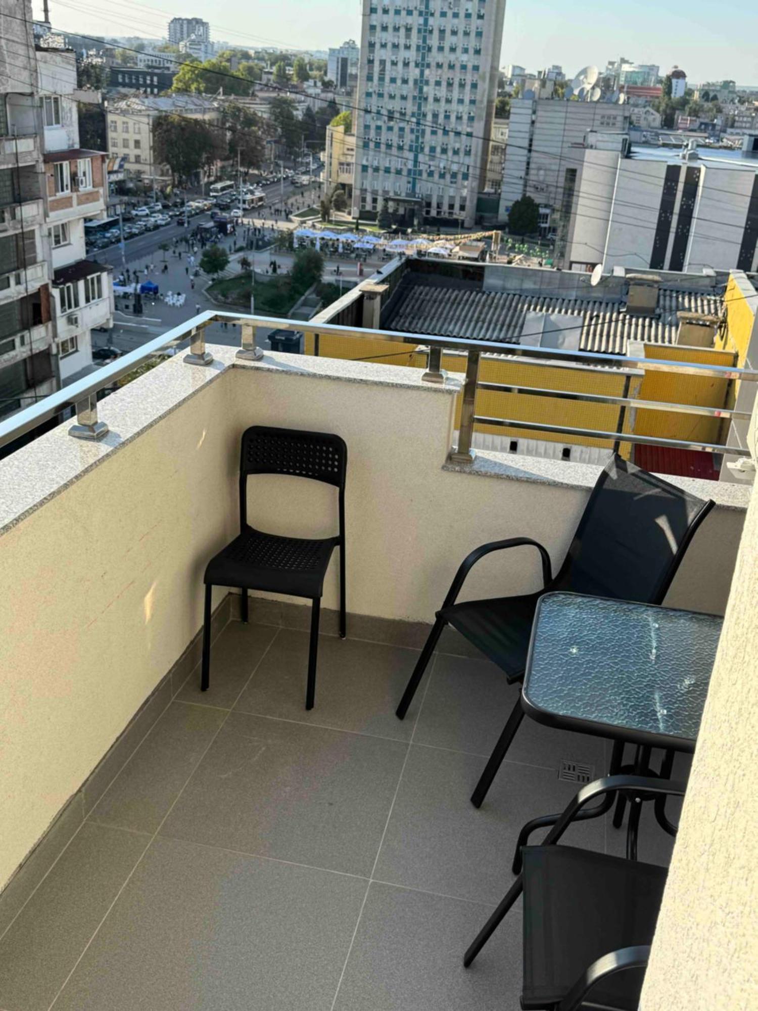 Rentnow Modern Business Apartment With 3 Bedrooms In Centre Chisinau Exterior photo