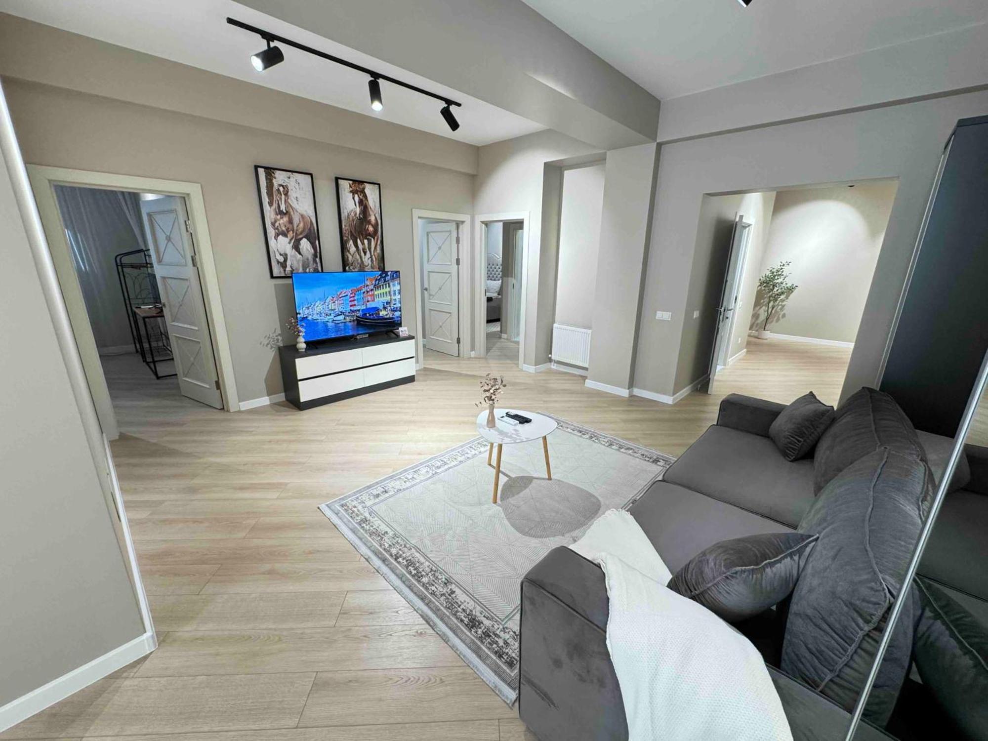 Rentnow Modern Business Apartment With 3 Bedrooms In Centre Chisinau Exterior photo